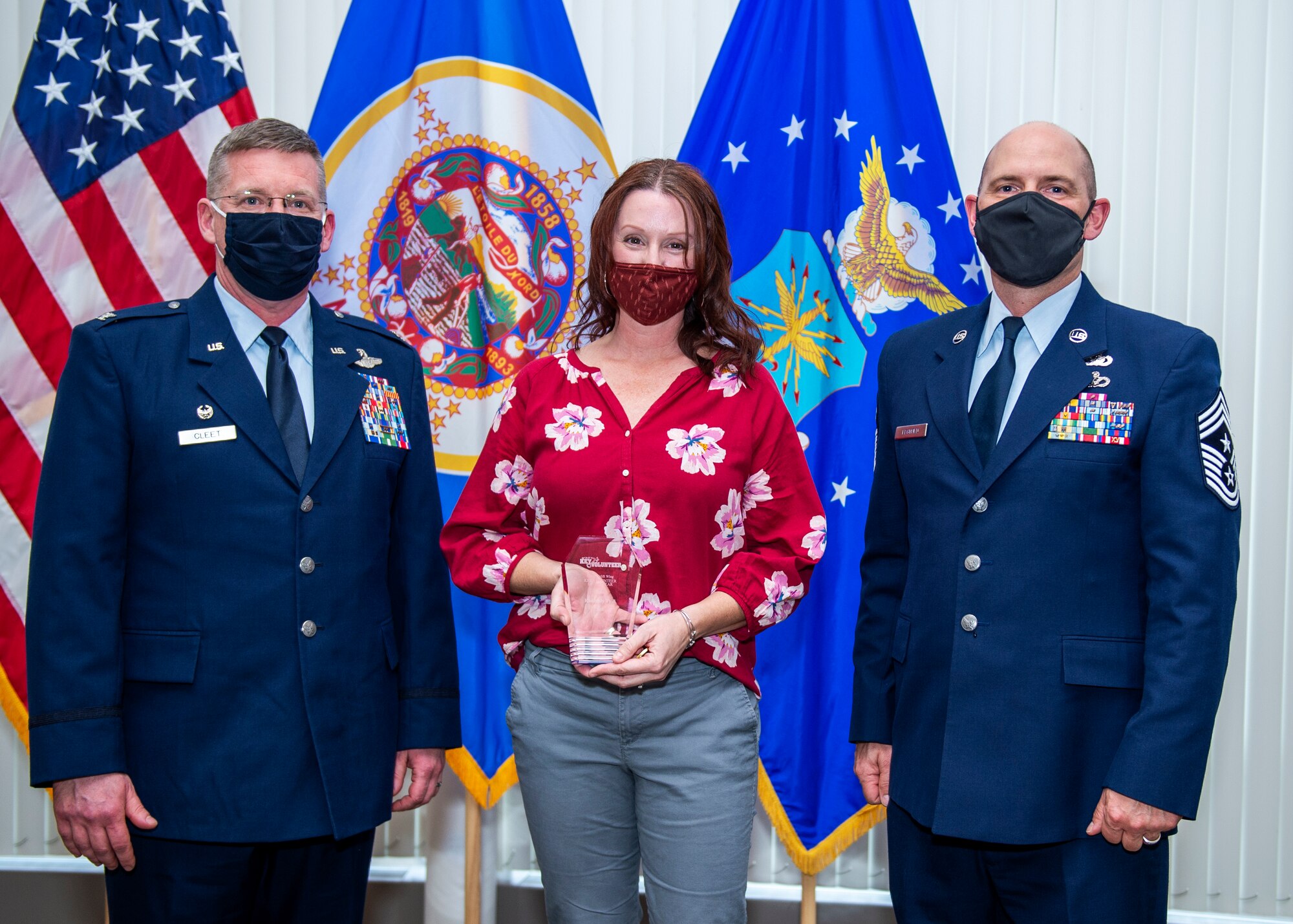 Kimberly Thill receives the Key Spouse Awards at the annual Wing Awards Ceremony in St. Paul, Minn., Dec. 12, 2020.