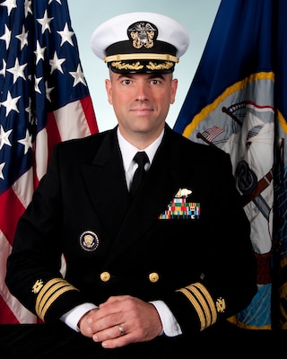 201215-N-N0443-1002 PENSACOLA, Fla. (Dec. 15, 2020) Official photo of Cmdr. Matthew T. Williams. (U.S. Navy photo)