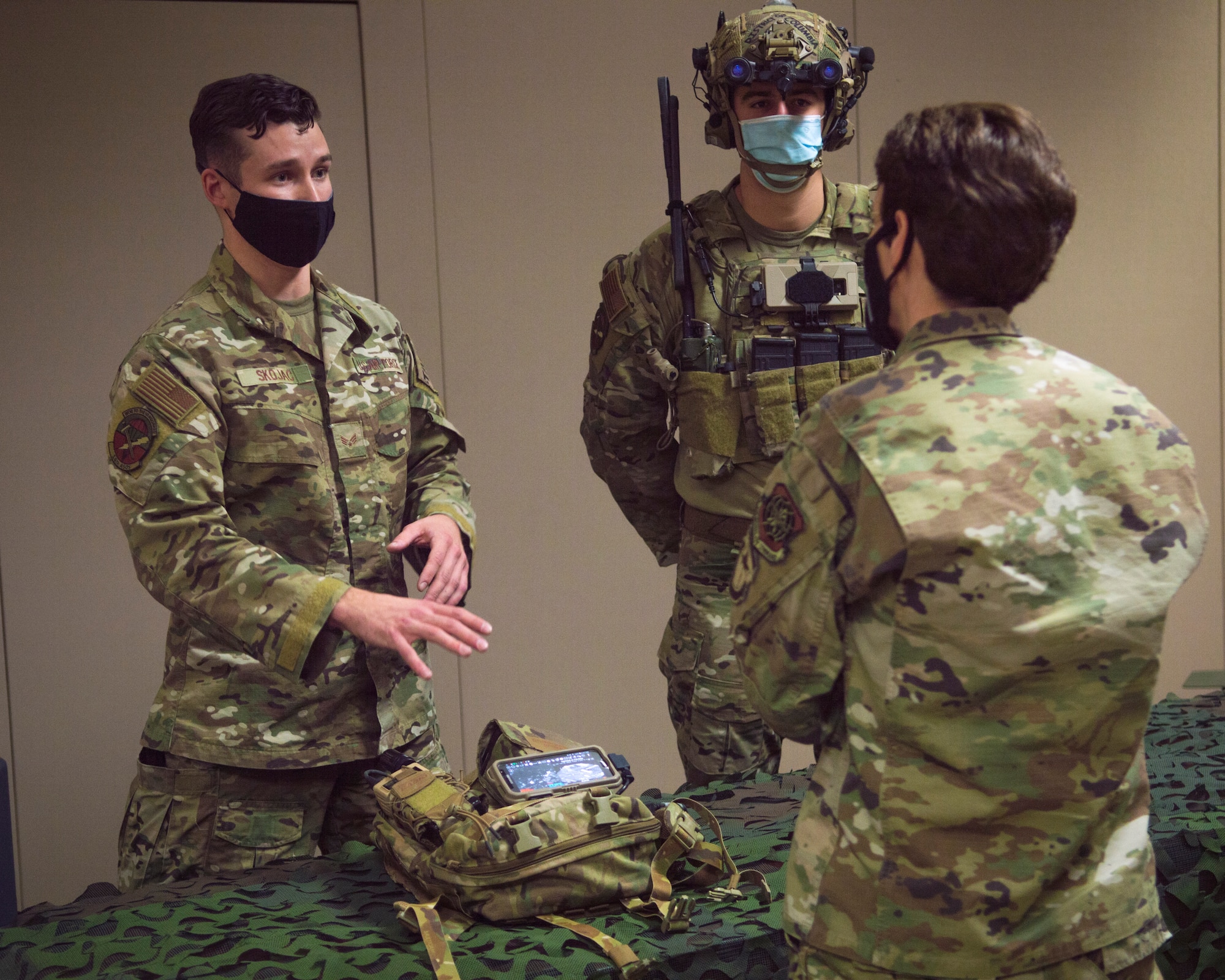 Photo of AMC leadership visit to Pope Army Airfield, N.C.