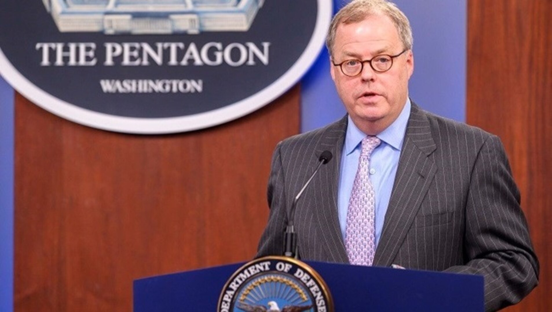 Thomas McCaffery, the assistant secretary of defense for health affairs, briefs reporters at the Pentagon on the department’s phase, standardized and coordinated strategy for distributing and administrating COVID-19 vaccines, Dec 9, 2020. (DOD photo by Air Force Staff Sgt. Brittany Chase.)