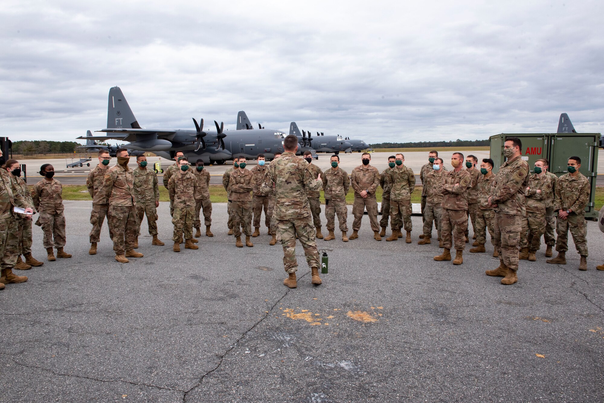 Wing leadership engages with MXG, Ops Airmen