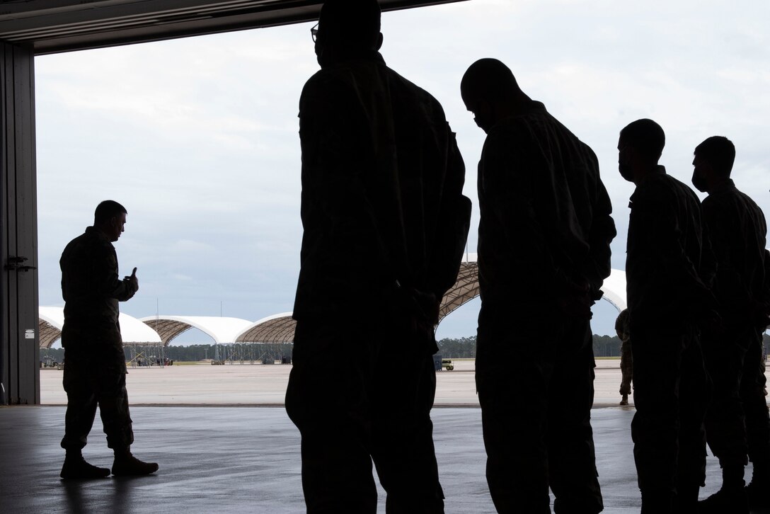 Wing leadership engages with MXG, Ops Airmen