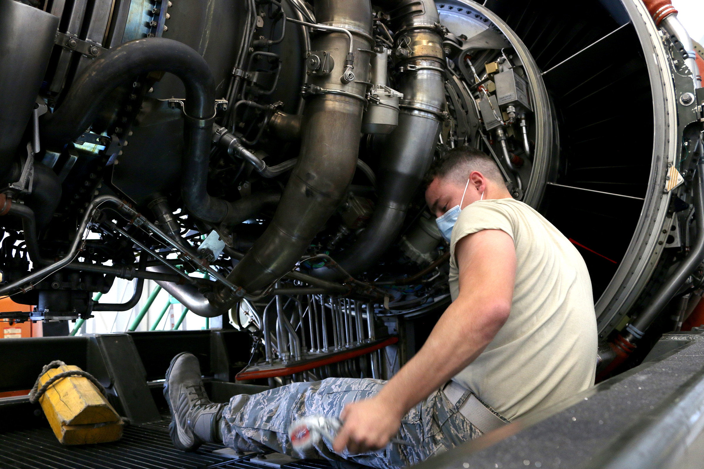 445 MXS keeps aircraft mission ready > 445th Airlift Wing > Article Display