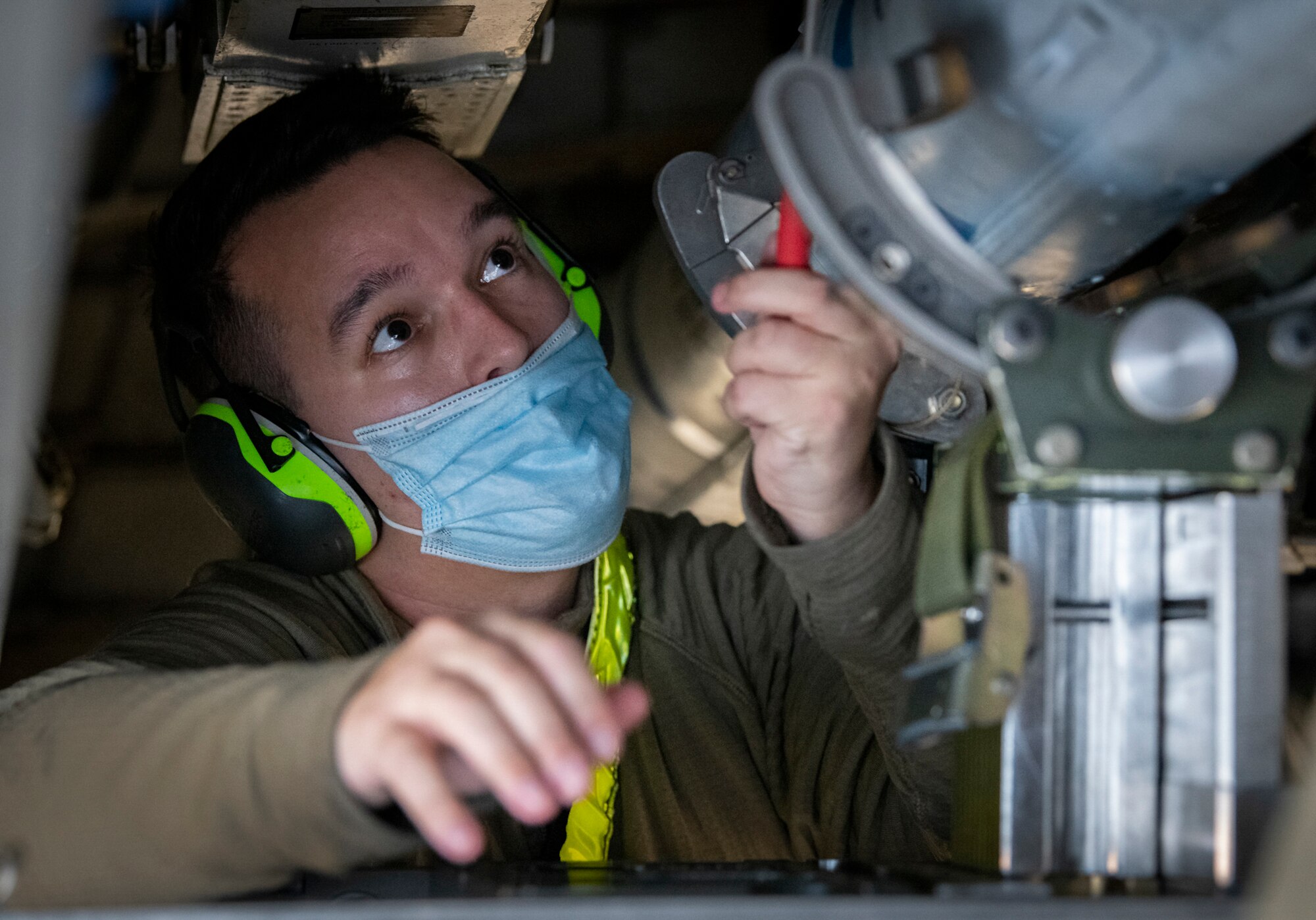 Weapons free:  F-22 loadcrew competition