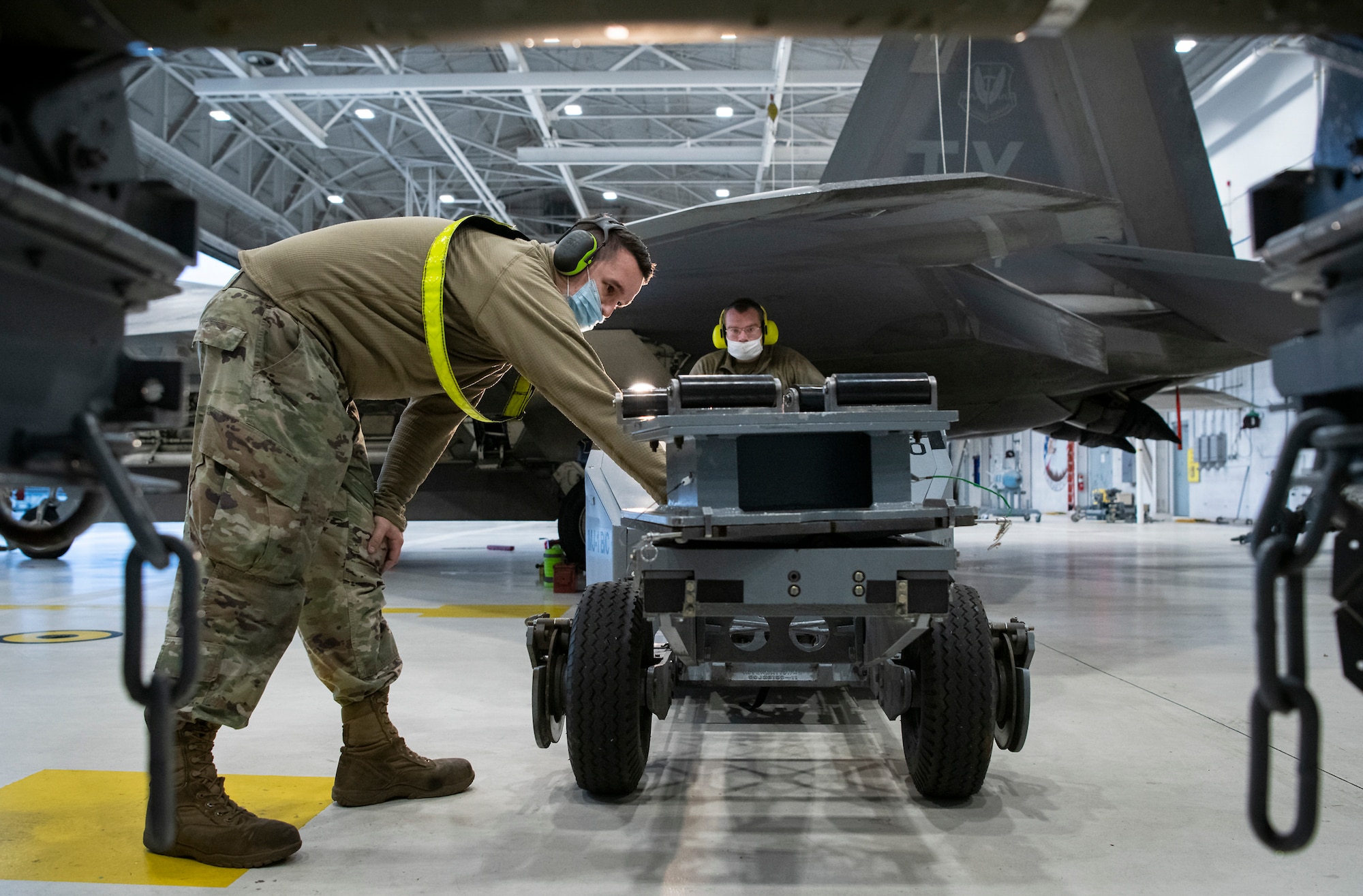 Weapons free:  F-22 loadcrew competition