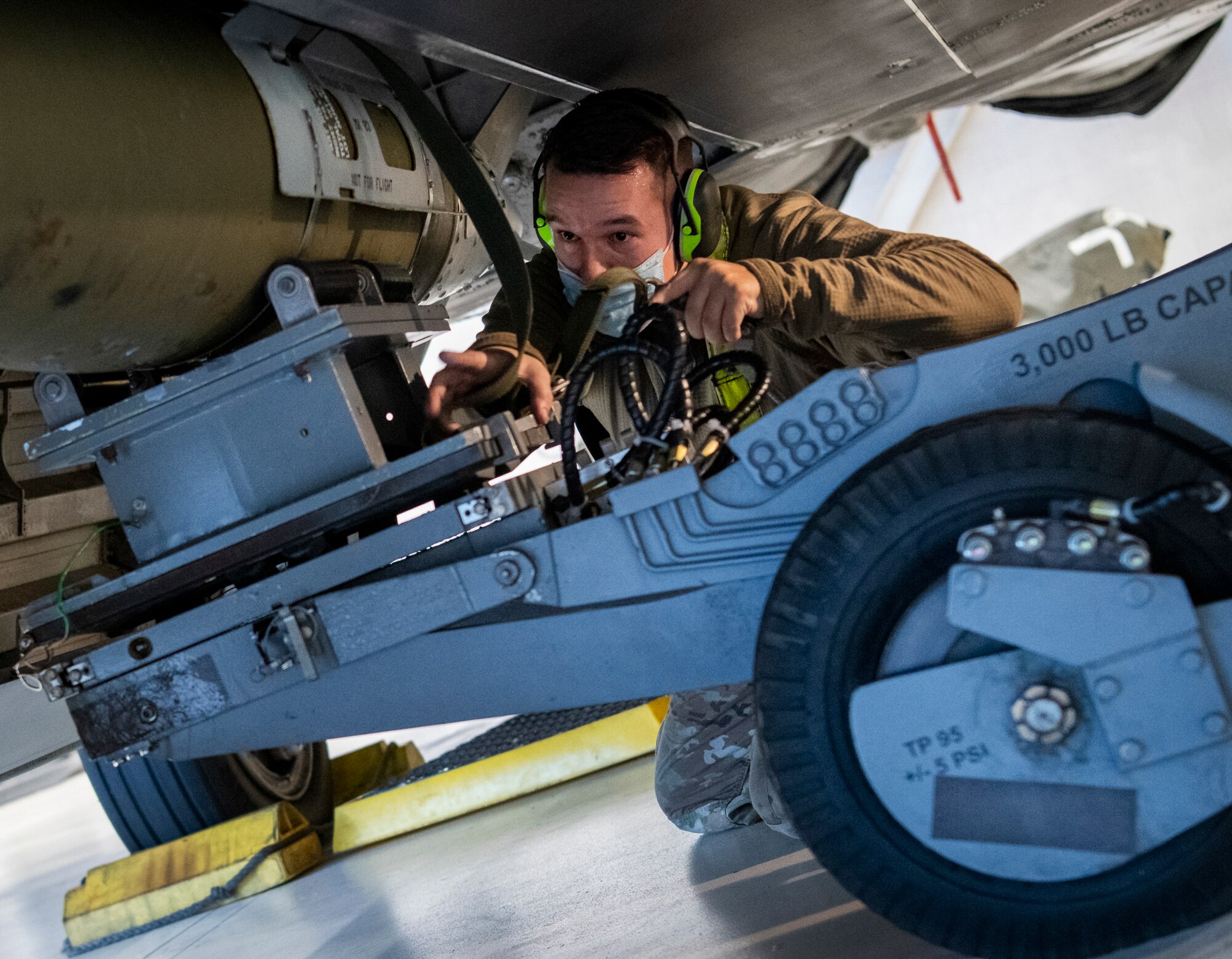 Weapons free:  F-22 loadcrew competition