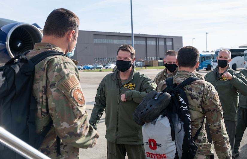 Airmen return from deployment.