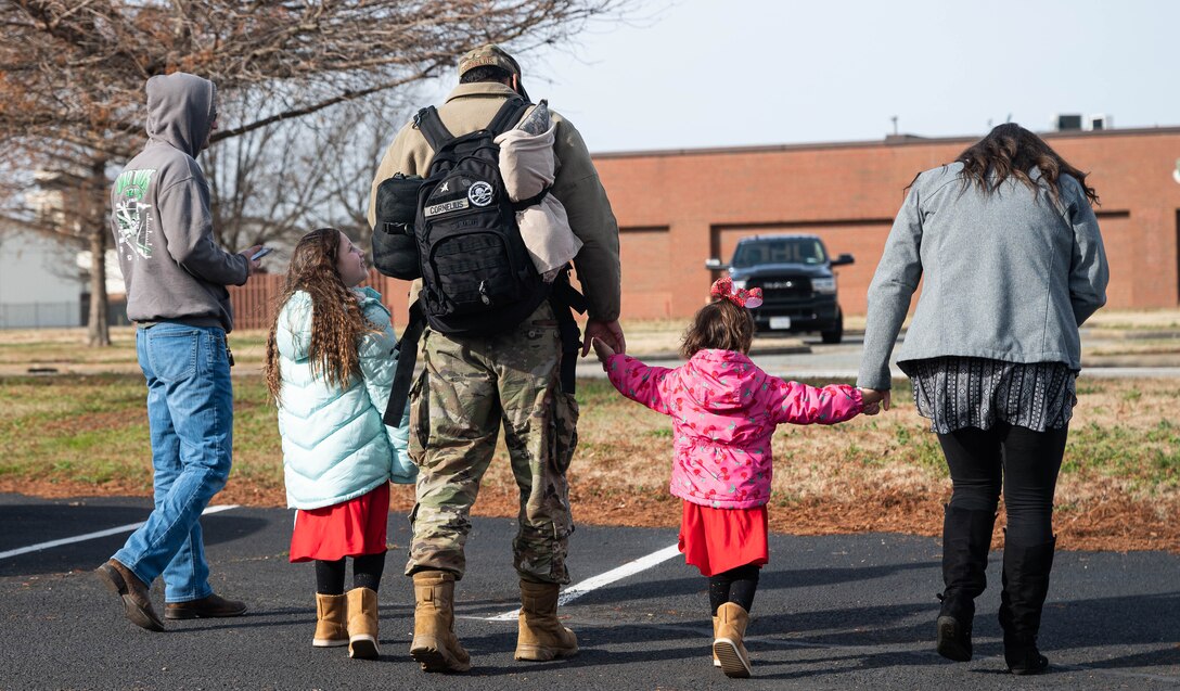 Airmen return from deployment.