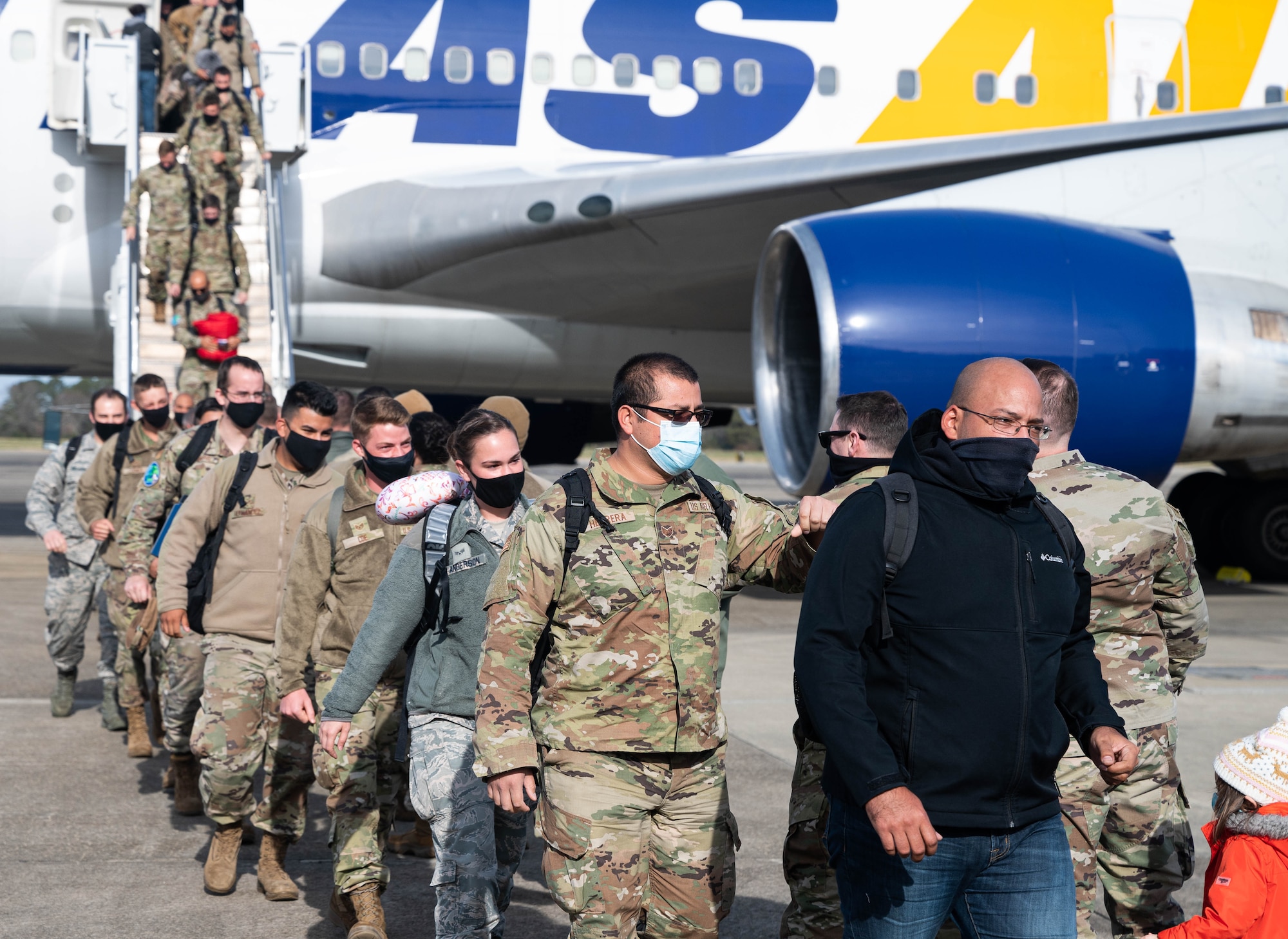 Airmen return from deployment.