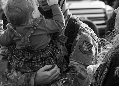 Airmen return from deployment.