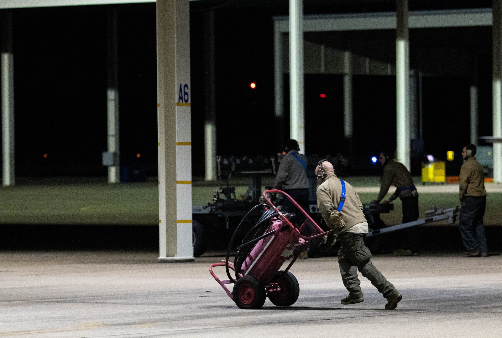 Airmen return from deployment.