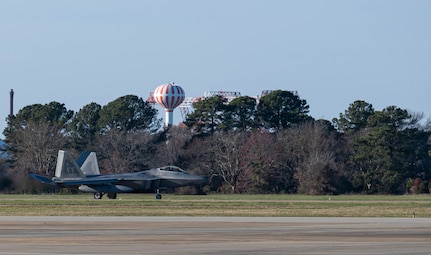 Airmen return from deployment.