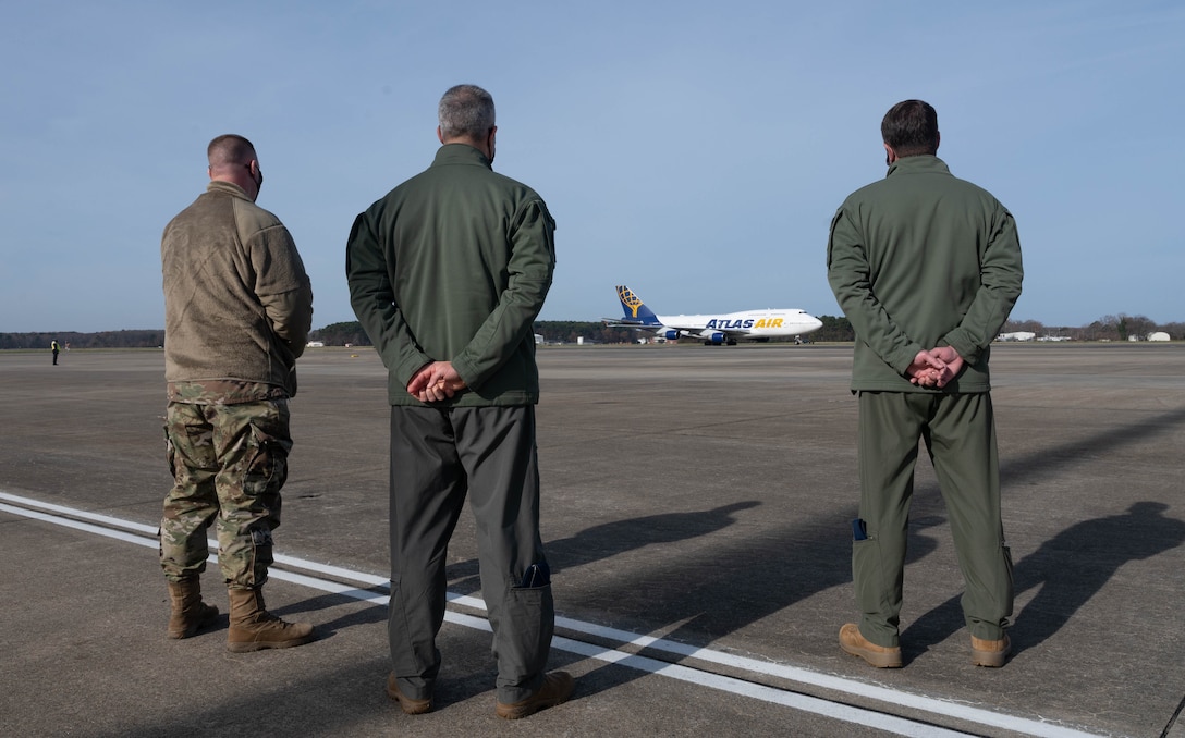 Airmen return from deployment.