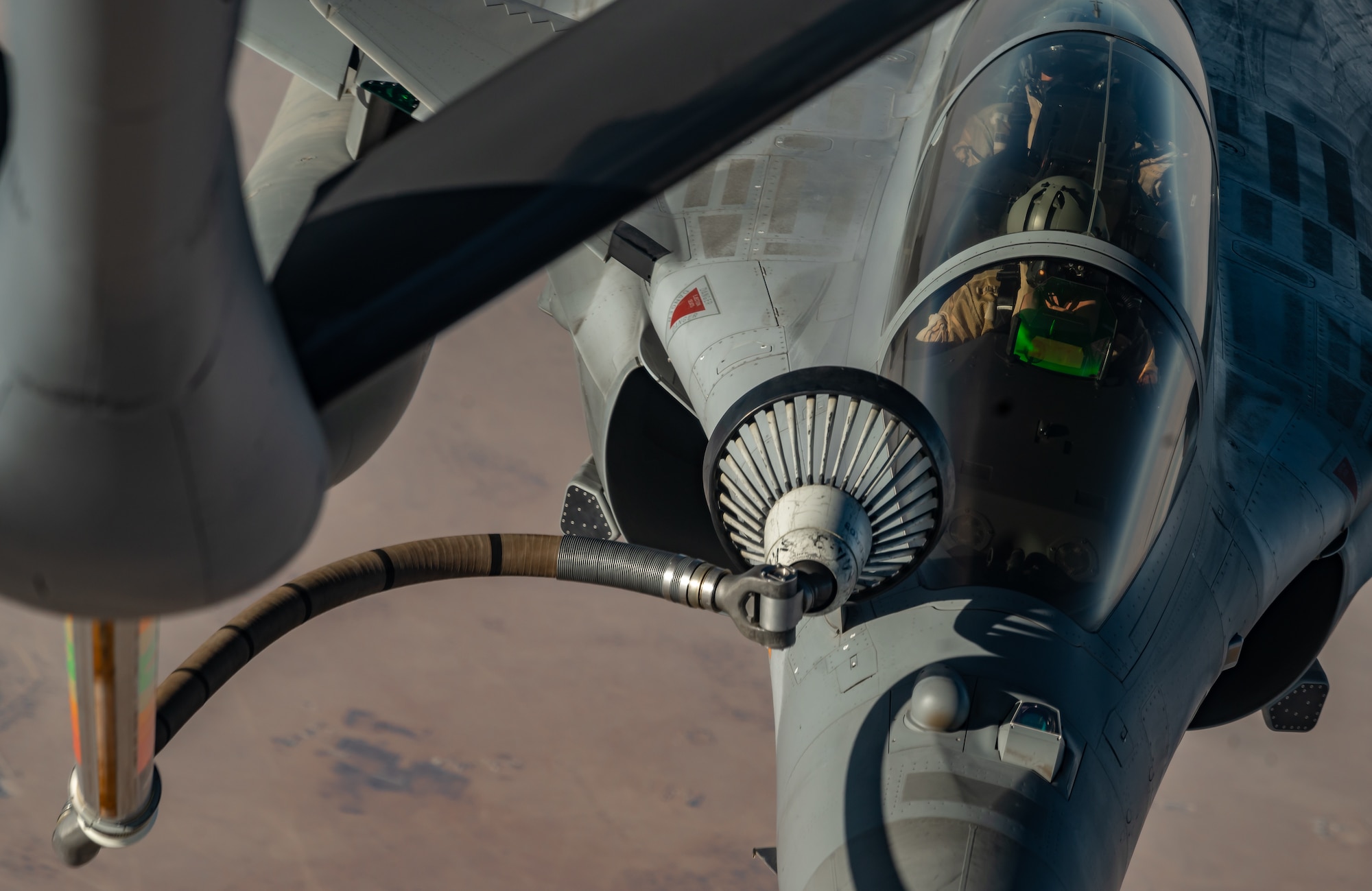 a jet refuels mid-air