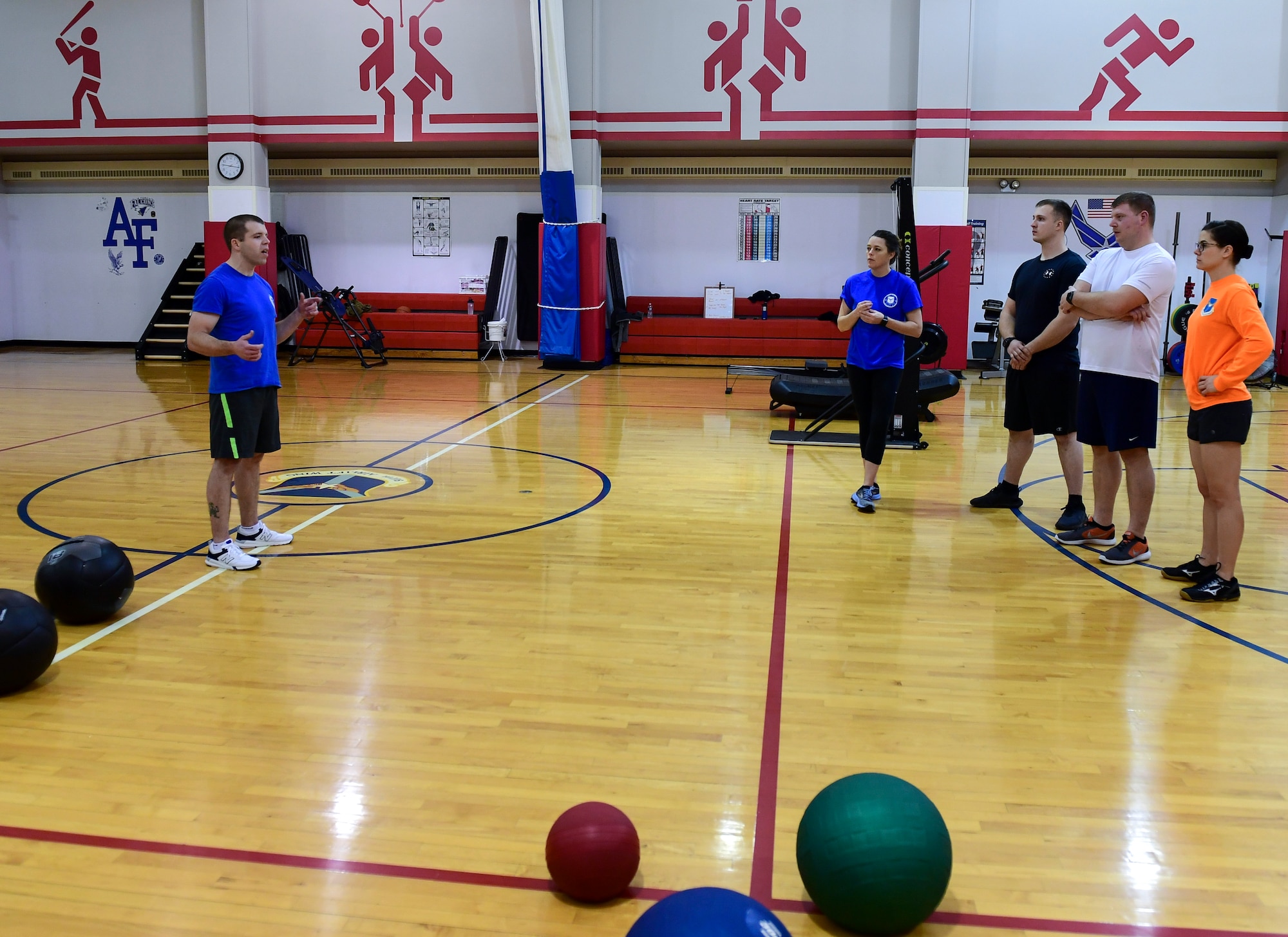 Jeff Stearns, exercise physiologist with the 911th Force Support Squadron, teaches a class at the Pittsburgh International Airport Air Reserve Station, Pennsylvania, Jan. 29, 2020.