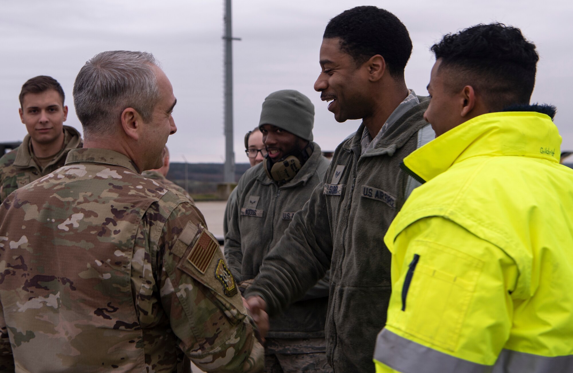 Air Force Expeditionary Center CC visits 726th AMS