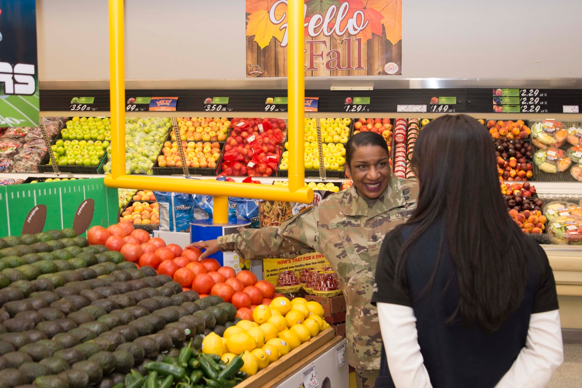 DeCA senior enlisted advisor visits Holloman