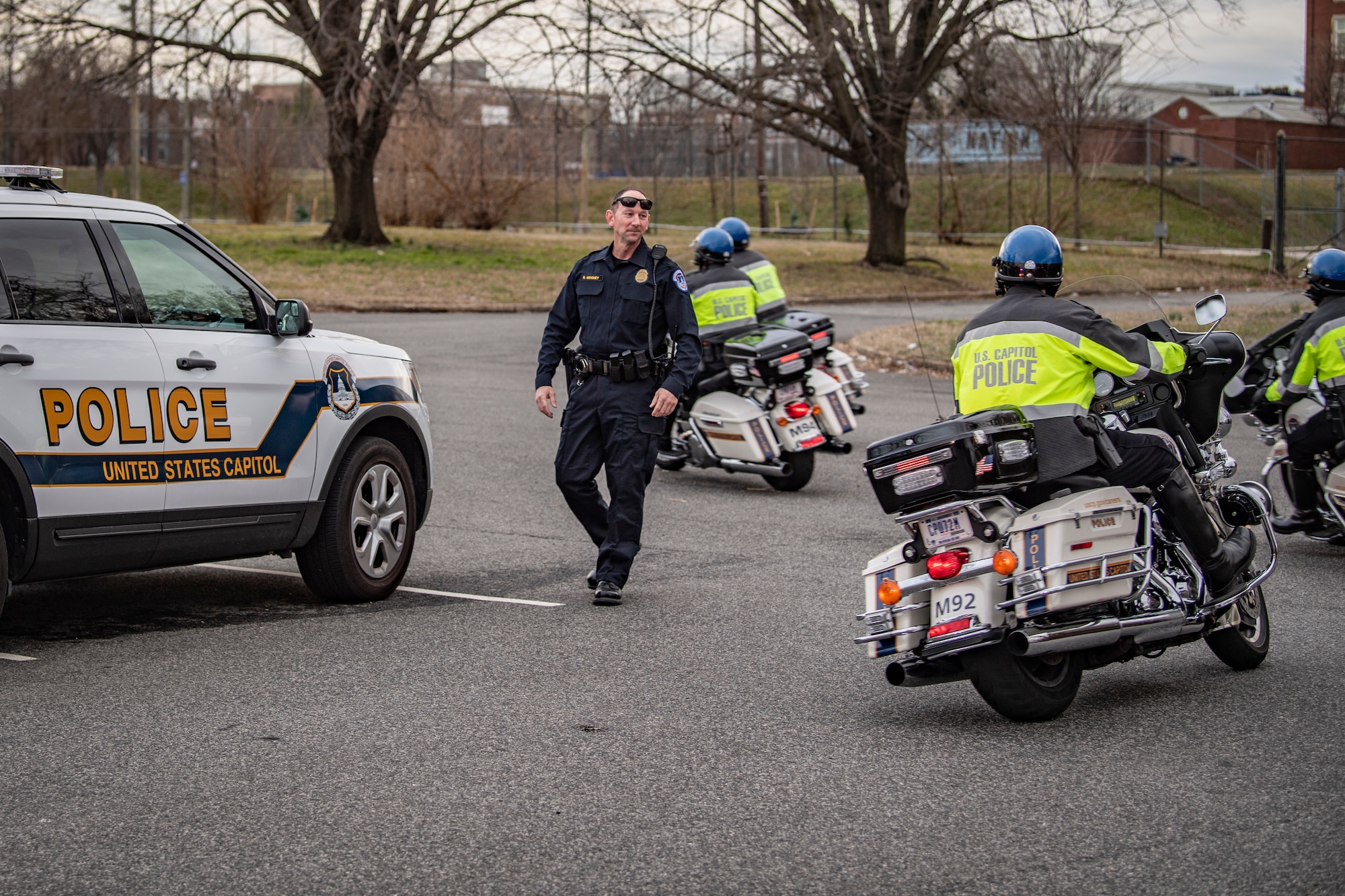 U.S. Captiol Police (USCP) Officer Ray Mooney directs the USCP to escort the West Virginia National Guard’s 35th Civil Support Team (CST) to depart for the U.S. Capitol prior to the 2020 State of the Union Address on Feb. 4, 2020 in Washington, D.C. The 35th CST was strategically prepositioned to provide support to and in conjunction with the D.C. Fire and Emergency Management Services, the USCP, the D.C. National Guard and many other civil and federal agencies for the SOTUA. (U.S. Air National Guard Photo by Staff Sgt. Caleb Vance)
