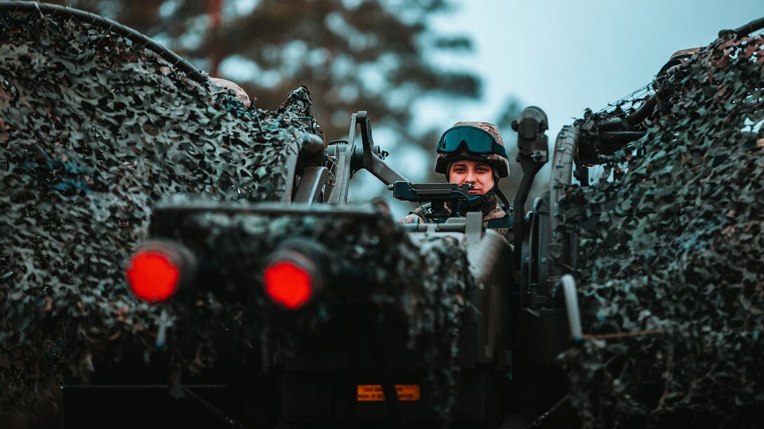 Polish and Romanian Soldiers work together in support of NATO's enhanced Forward Presence Battle Group Poland