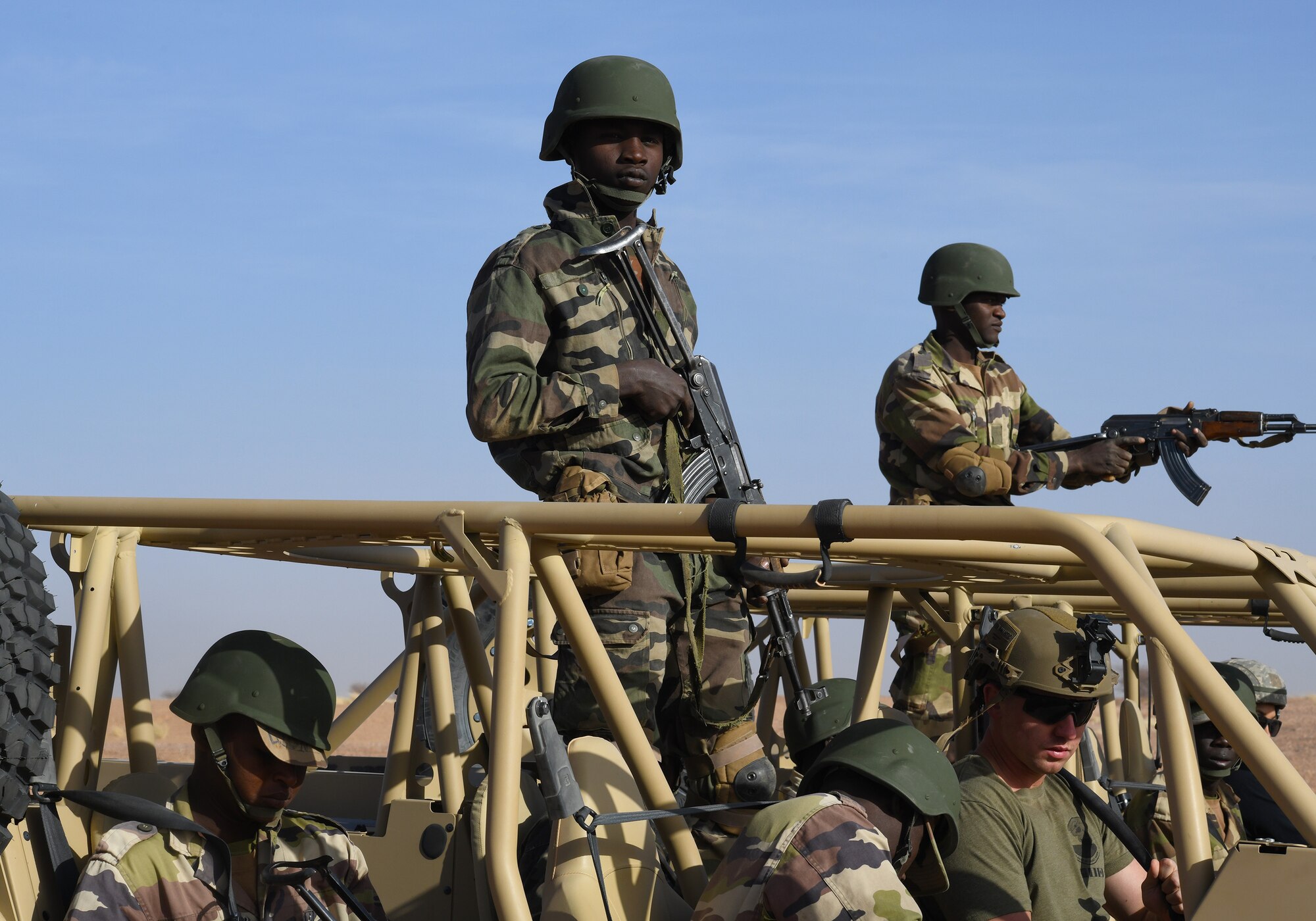 Photo of Niger Armed Forces personnel participating in a small unit tactics and operations course.
