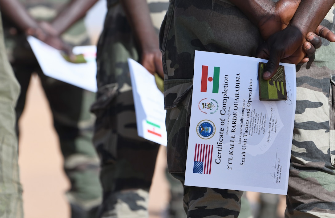 Photo of Niger Armed Forces personnel graduating from a small unit tactics and operations course.