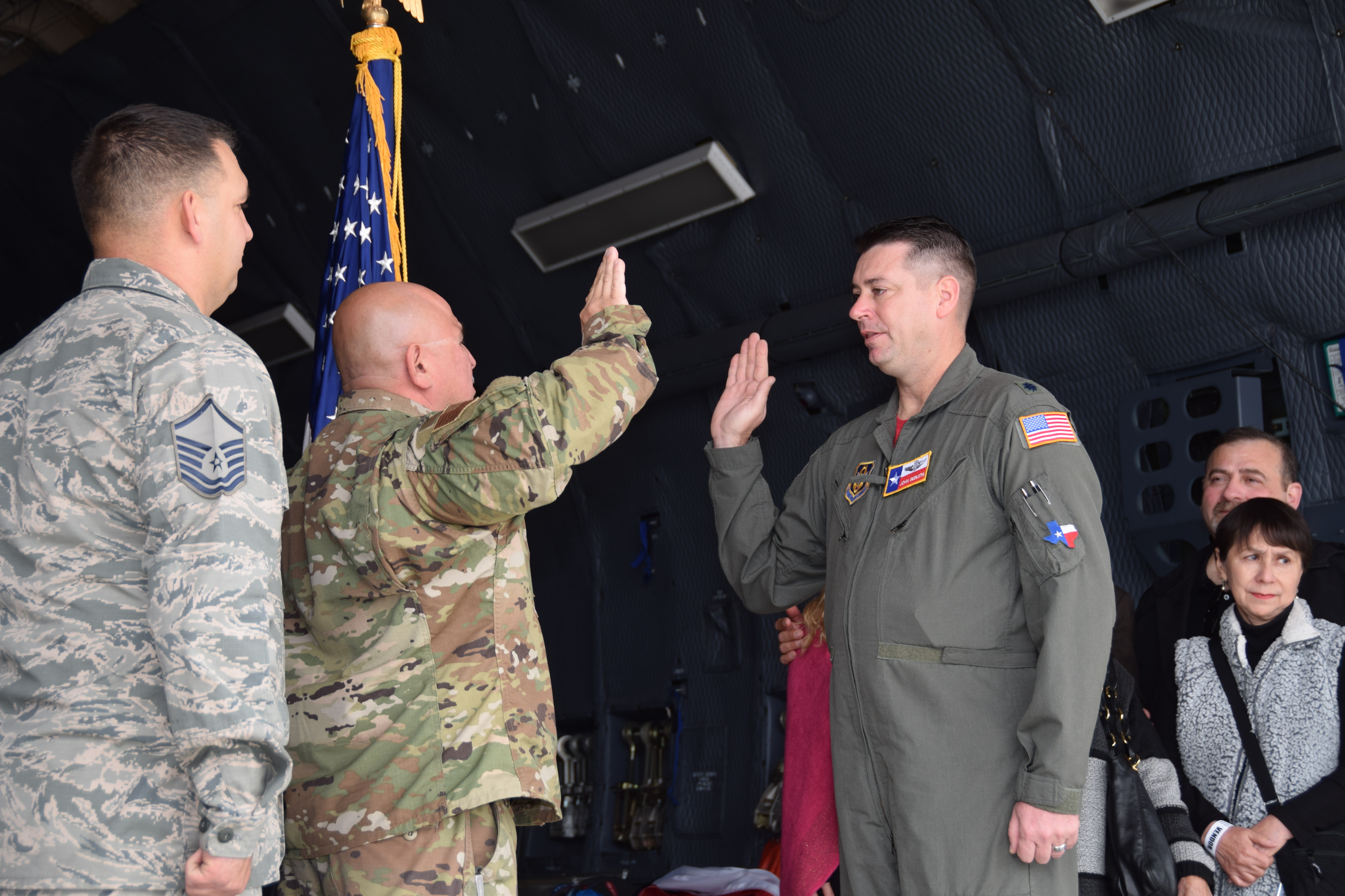 433rd Airlift Wing member reenlists last time in hometown on C5M