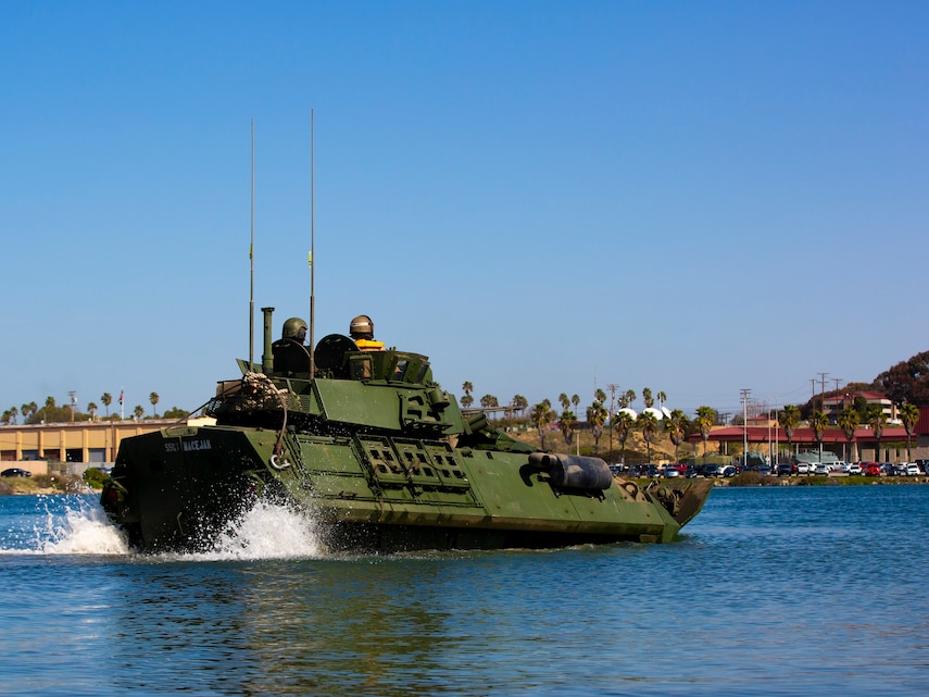 LAR Marine Course take LAVs for a swim