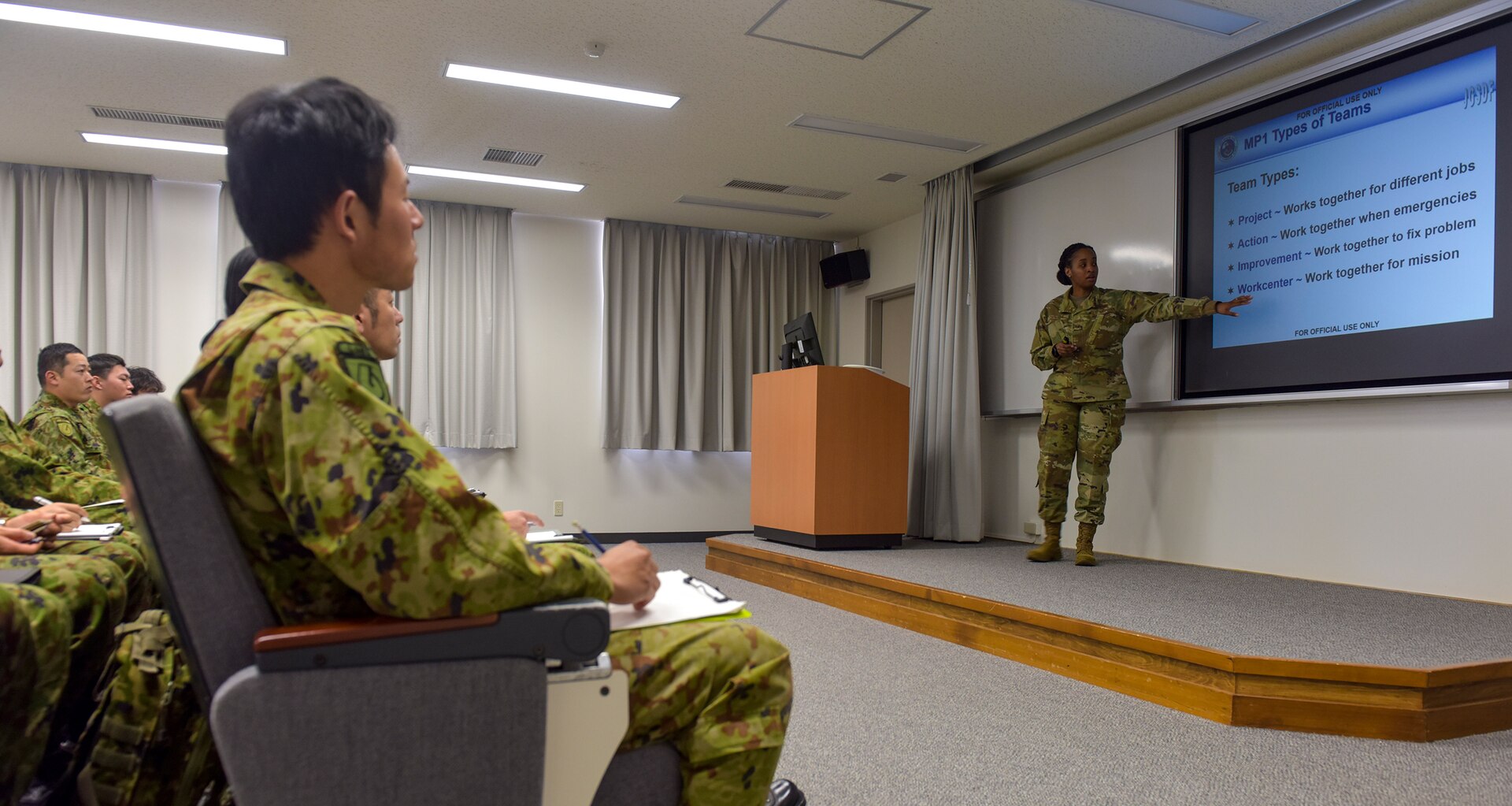 Misawa ALS hosts Japanese service members, bridges gaps in Englishb