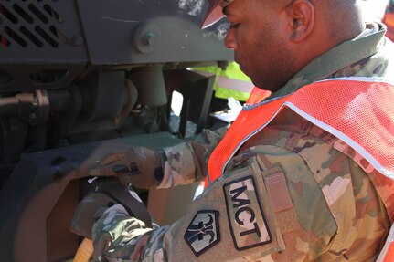 U.S. Army Reserve Soldiers conduct push pull operations for DEFENDER-Europe 20