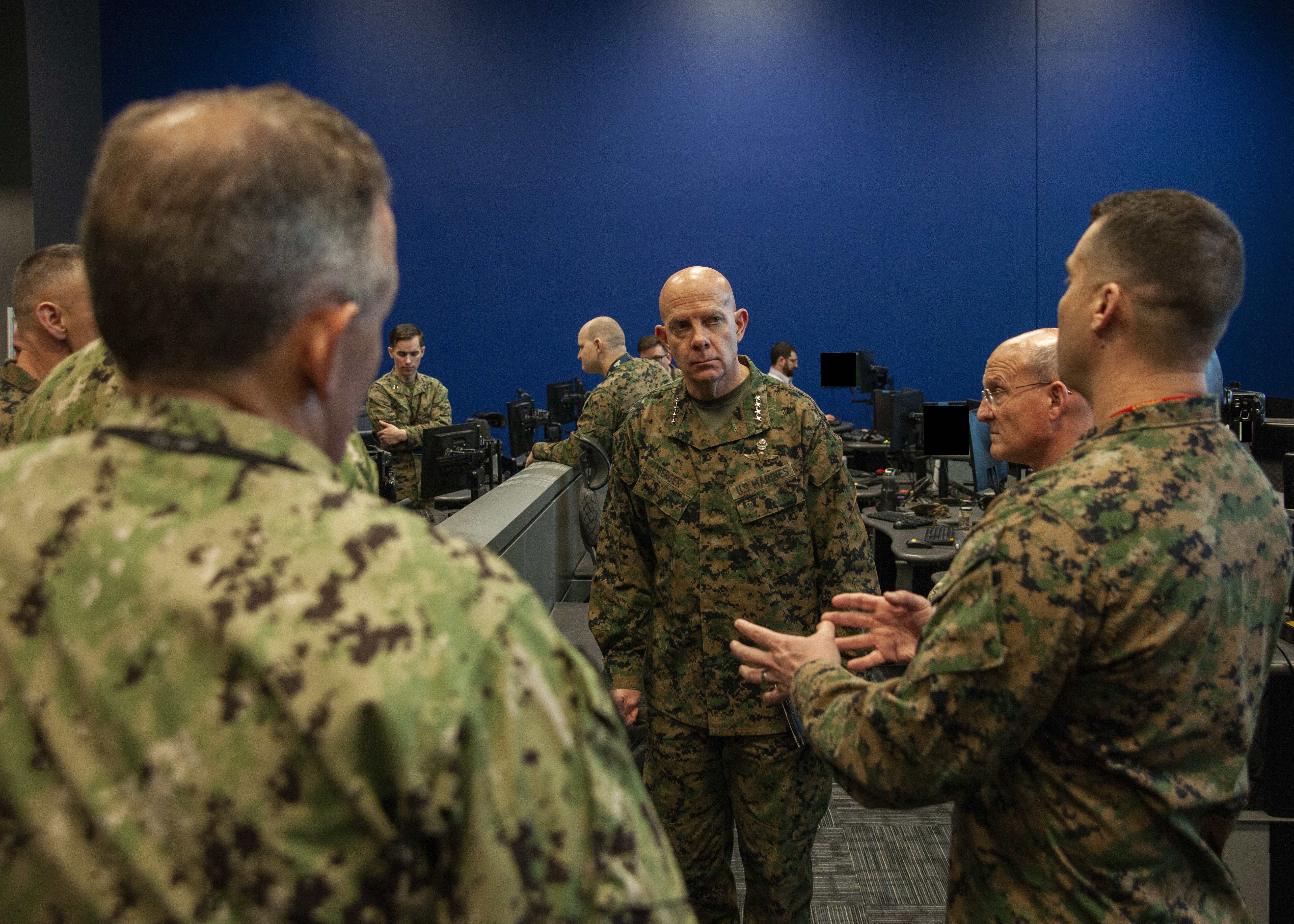 Commandant of the Marine Corps Returns to MARFORCYBER HQ with Chief of