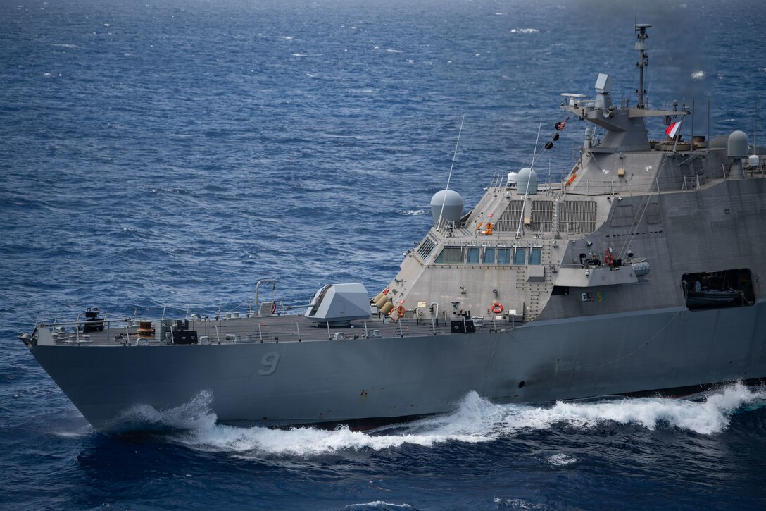 USS Little Rock (LCS 9) underway in the Caribbean Sea.