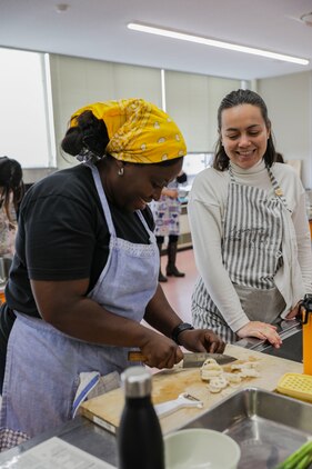 MCAS Iwakuni residents dig and cook lotus roots