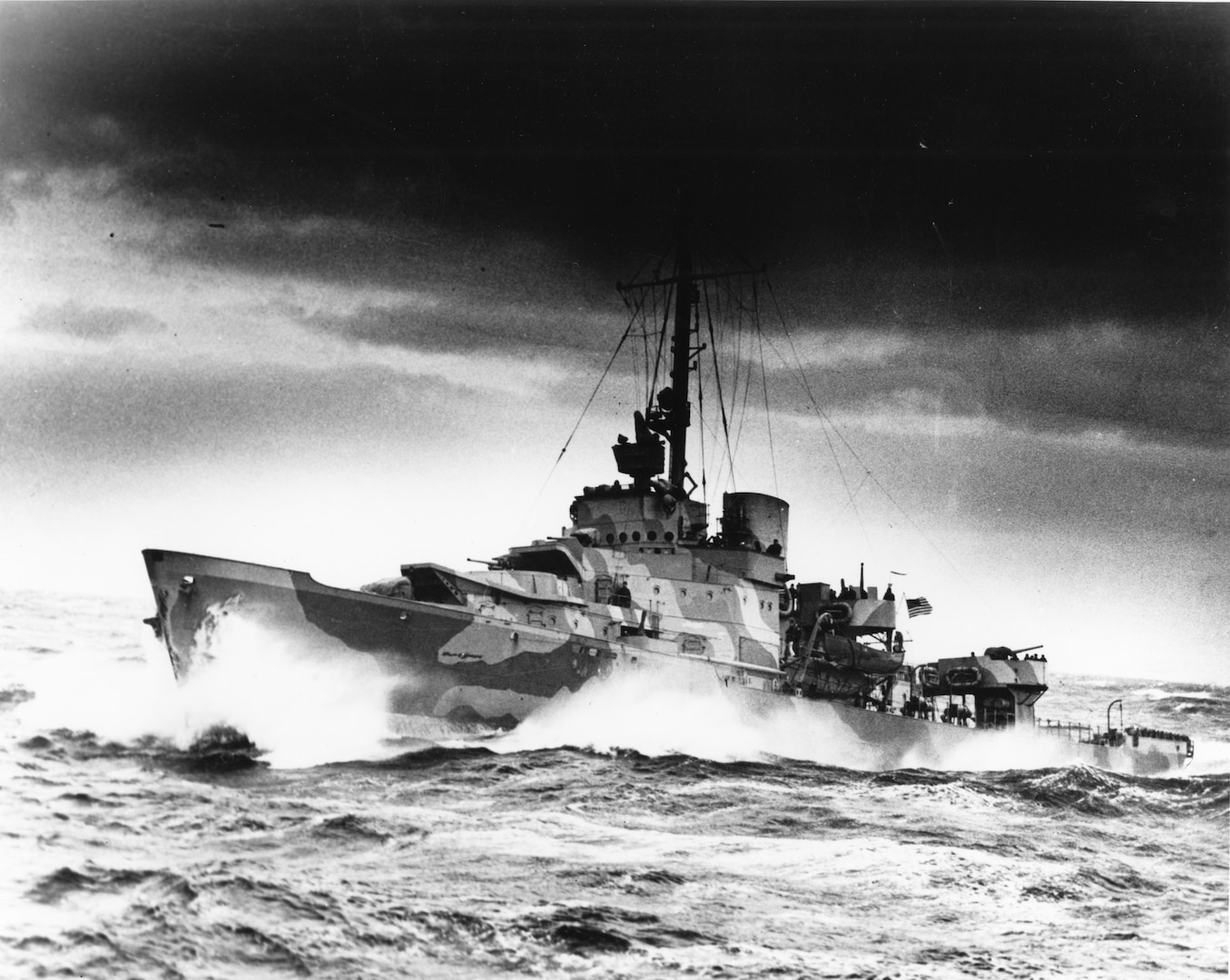 US Navy divers take a break during the 12th day of searching for