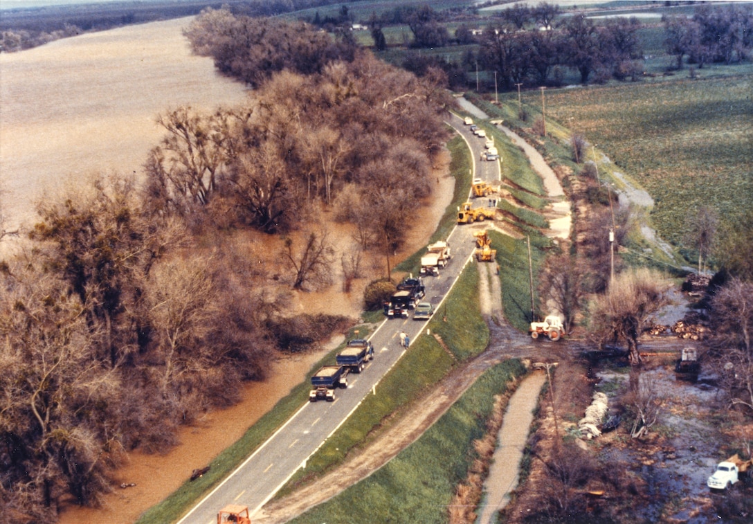 Natomas Garden Highway Flood 1986