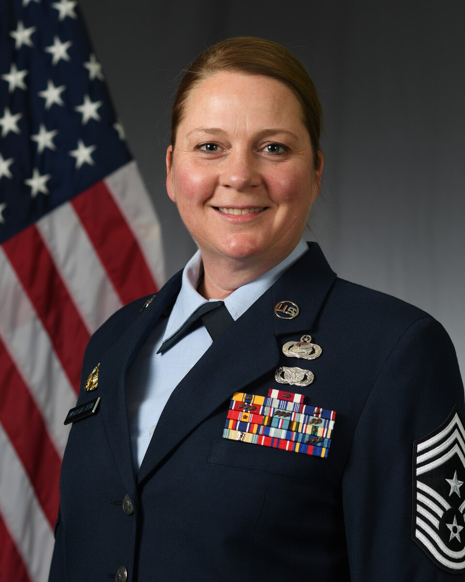 official photo of an Air Force command chief.