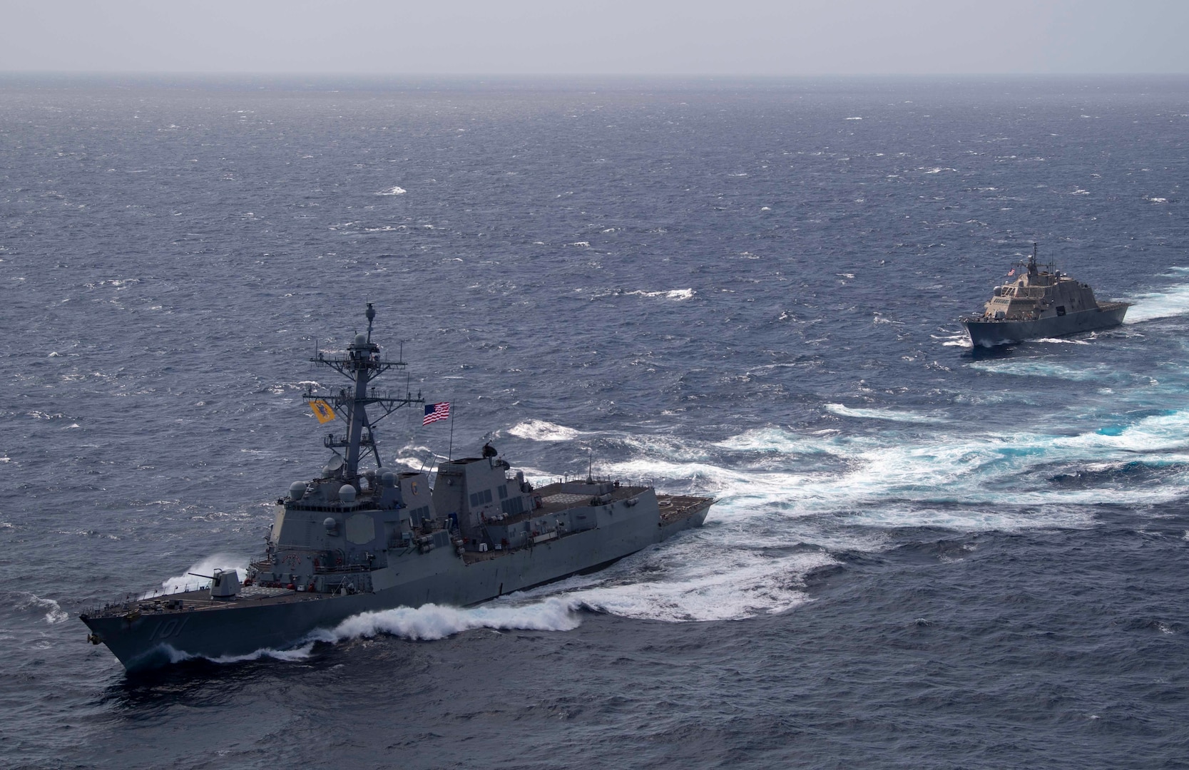 USS Detroit (LCS 7) and USS Gridley (DDG 101) perform division tactics.