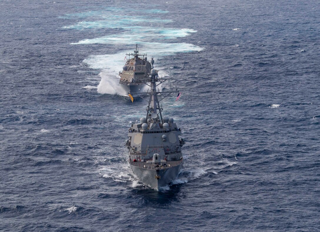 USS Detroit (LCS 7) and USS Gridley (DDG 101) perform division tactics.