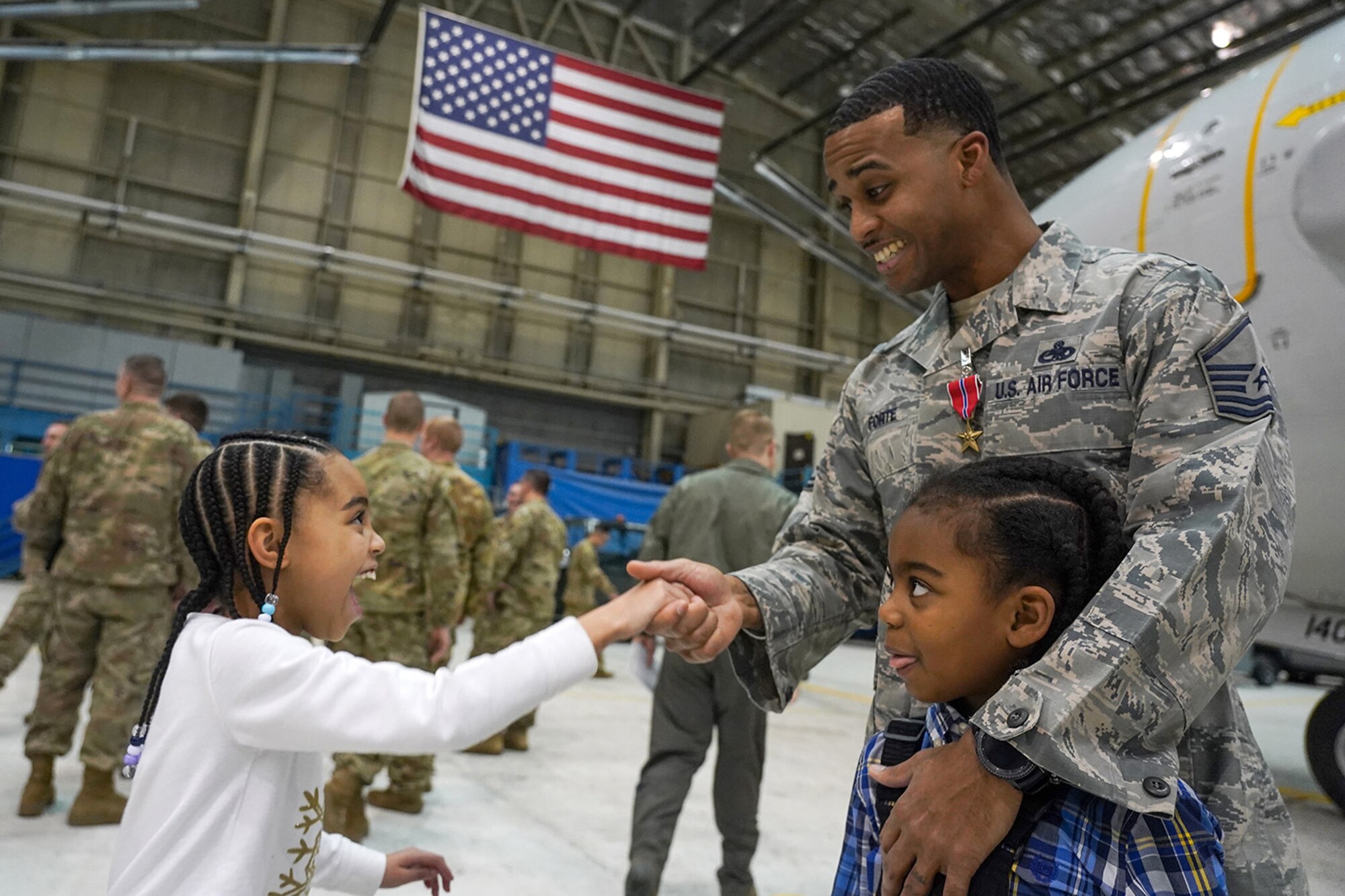 Air Force Master Sgt. Jehu Forte, assigned to the 703rd Aircraft Maintenance Squadron, is awarded the Bronze Star Medal for meritorious service.