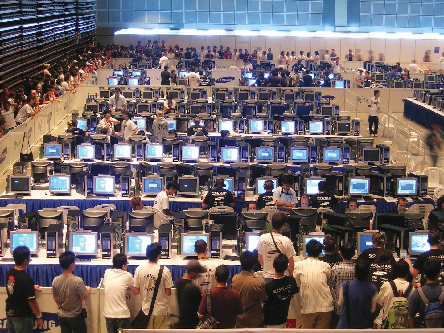 World Cyber Games Finals in Singapore 2005 (Conew at Polish Wikipedia
https://commons.wikimedia.org/wiki/File:World_Cyber_Games,_Singapore,_2005.jpg)