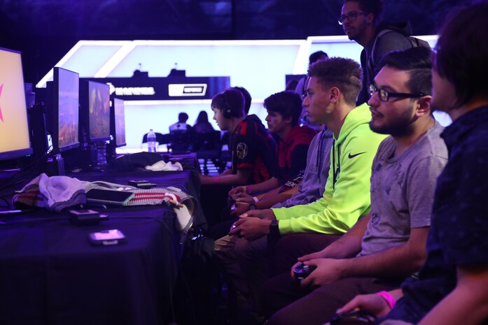 Attendees of Ultimatum II compete against one another in Arlington, Texas, December 27.