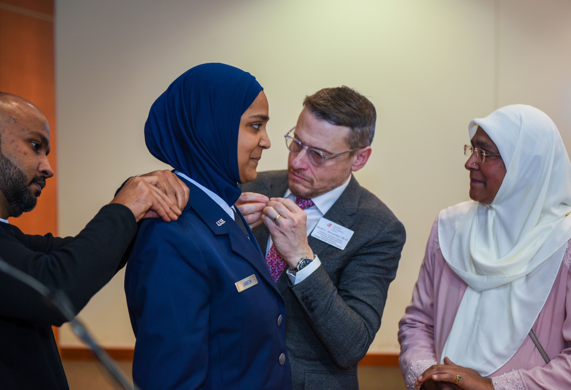 Chaplain candidate Saleha Jabeen was commissioned as a second lieutenant in Chicago at the Catholic Theological Union by the Air Force chief of chaplains, Dec. 18, becoming the first female Muslim chaplain in the Department of the Defense.