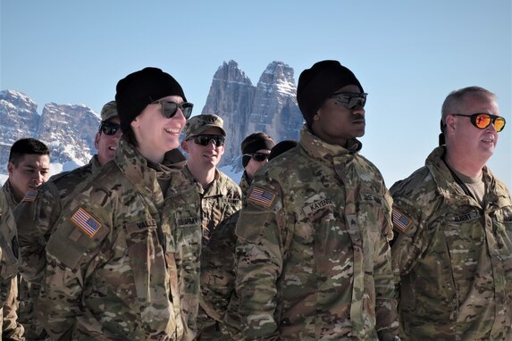 2500th DLD Soldiers summit Monte Specie during training with Italy´s 6th Alpine Regiment