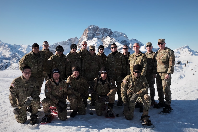 2500th DLD Soldiers summit Monte Specie during training with Italy´s 6th Alpine Regiment