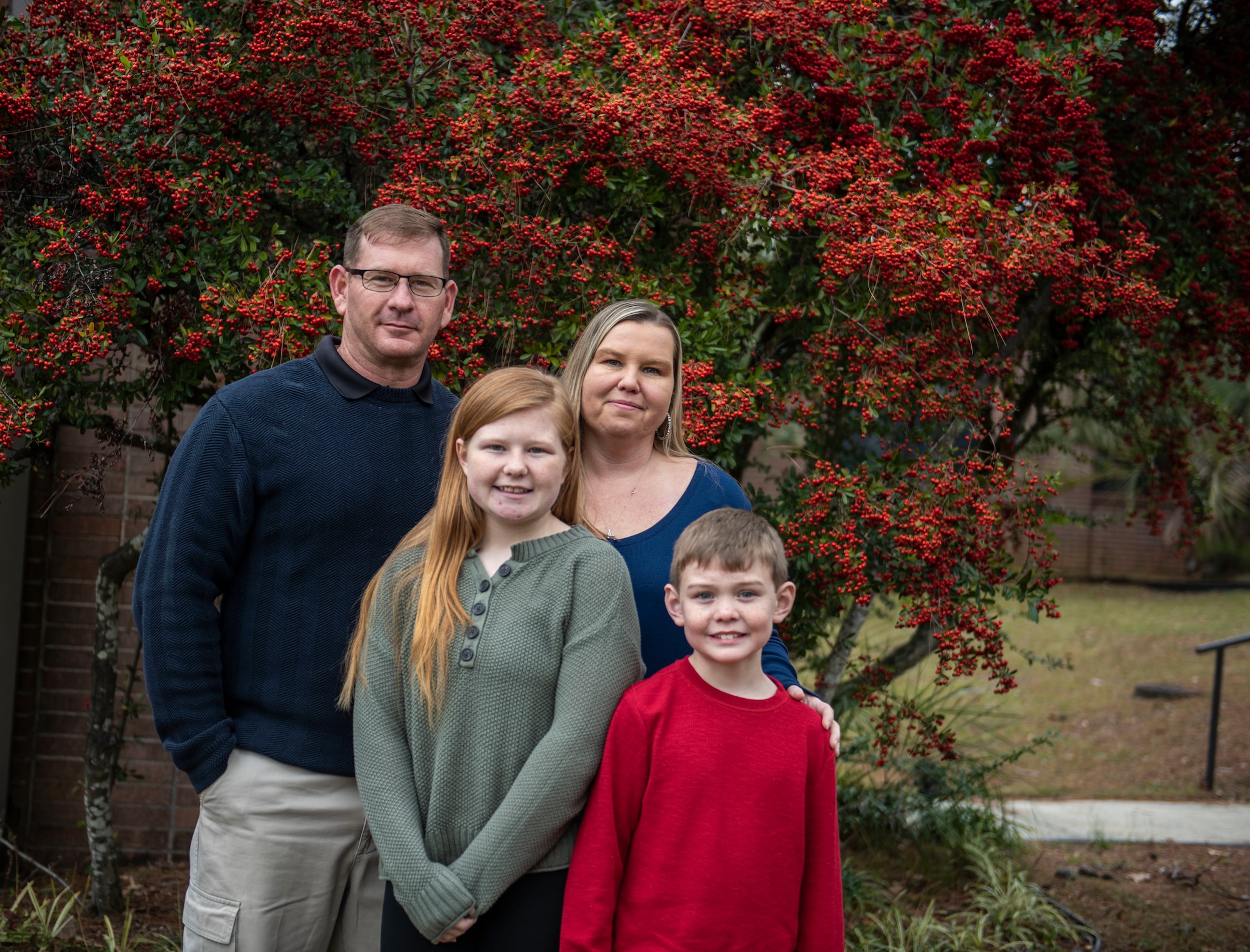 An image of an Air Force family.