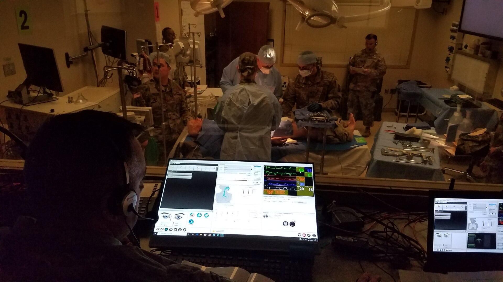 946th and 936th Forward Surgical Teams advance communication in preparation for upcoming deployments is completing TeamSTEPPS training at the Mayo Multidisciplinary Simulation Center in Rochester, Minn.