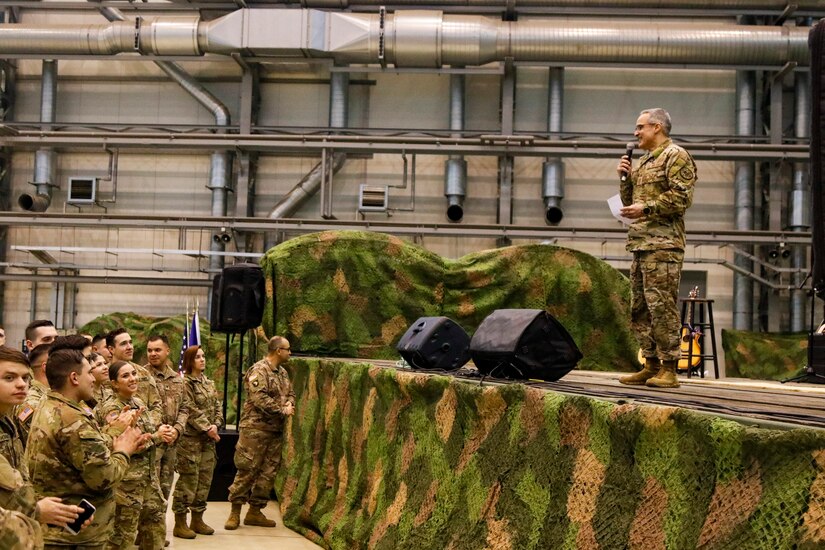 Army Reserve unit works behind the scenes to help make USO tour show a success