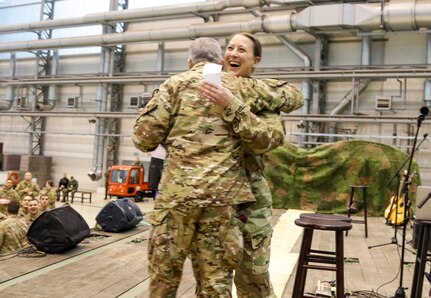 Army Reserve unit works behind the scenes to help make USO tour show a success
