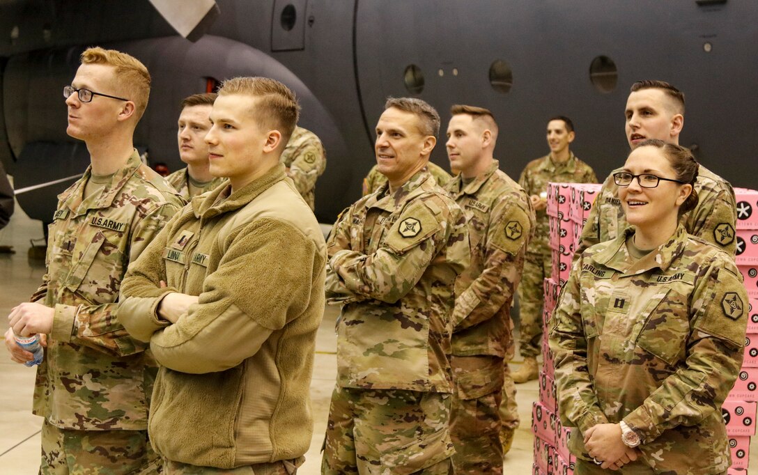 Army Reserve unit works behind the scenes to help make USO tour show a success