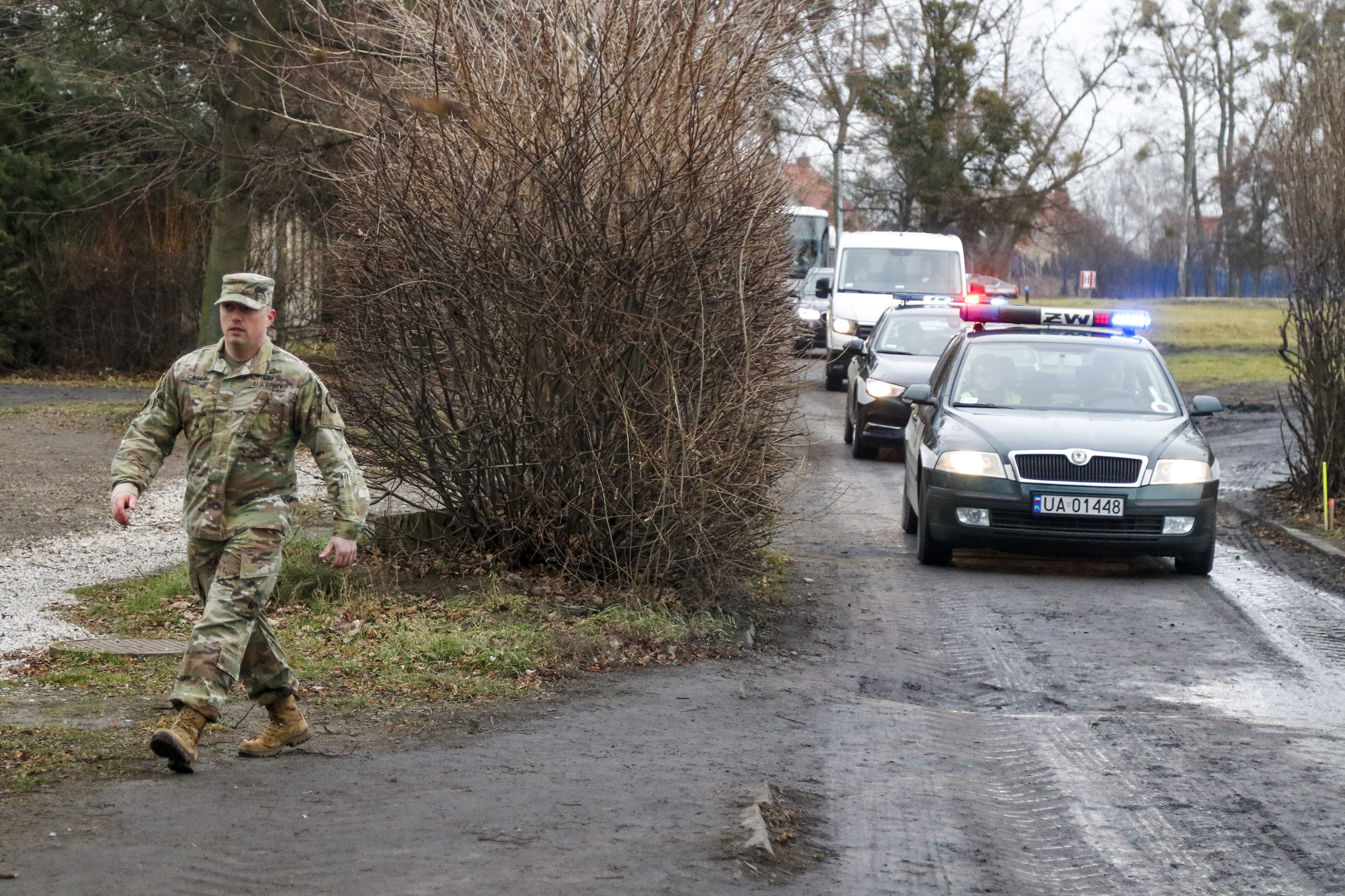 Army Reserve unit works behind the scenes to help make USO tour show a