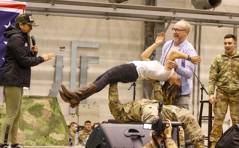 Army Reserve unit works behind the scenes to help make USO tour show a success